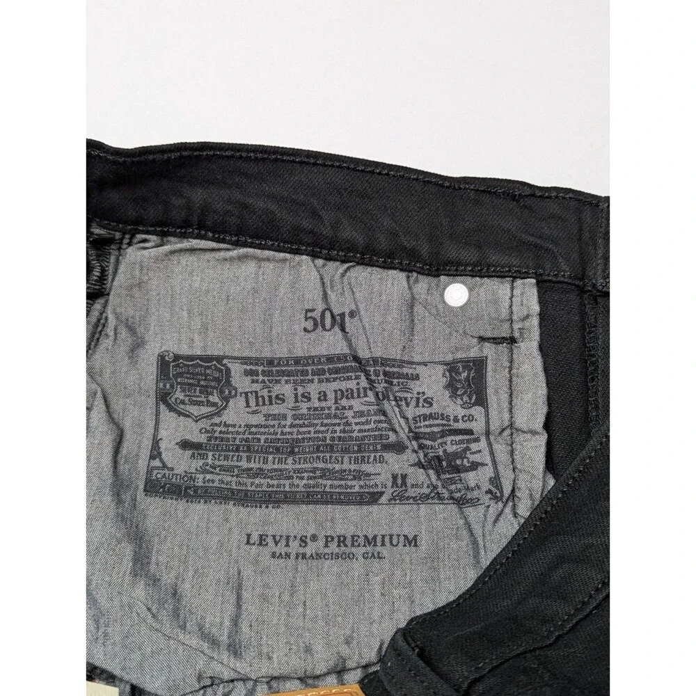 Levis black size